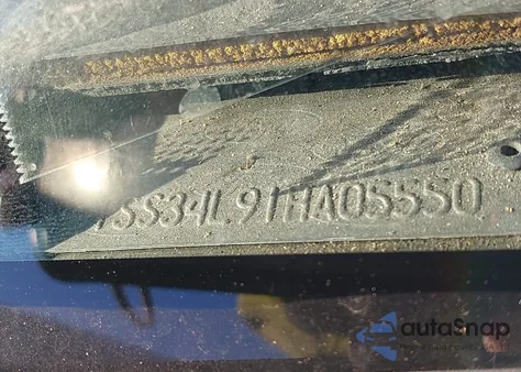 2001 Ford E-350 Super Duty Commercial/Recreational from USA, damaged, VIN 1FTSS34L91HA05550